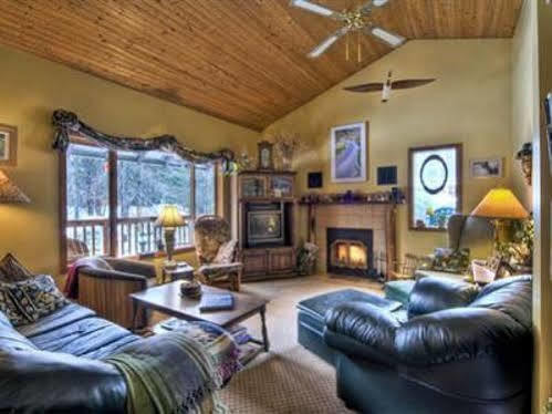 Golden Dreams B&B Whistler Exterior foto
